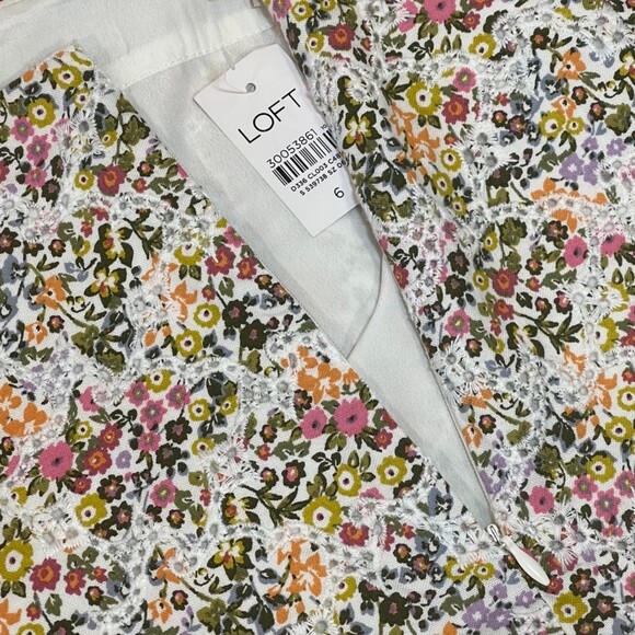 LOFT | NWT Floral Eyelet Mini Skirt | Size 6 - Picture 4 of 8